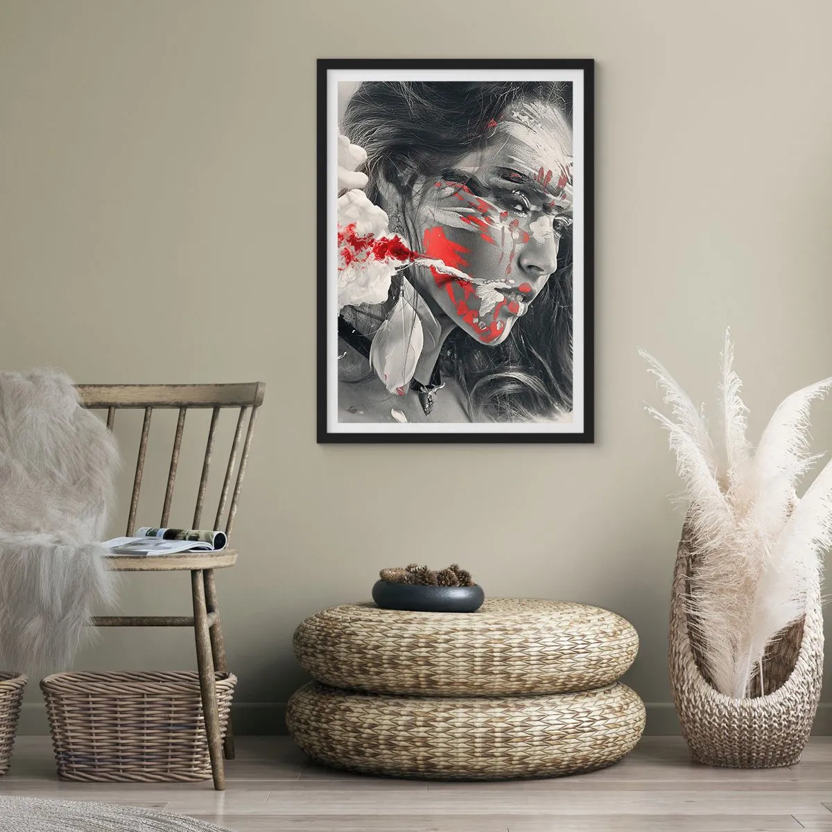 Poster in einem schwarzem Rahmen - Künstlerisches Portrait mit rotem Akzent - 50x70cm - Im Dunst der Absurdität - Moderne Wanddekoration für Wohnzimmer und Schlafzimmer ARTTOR