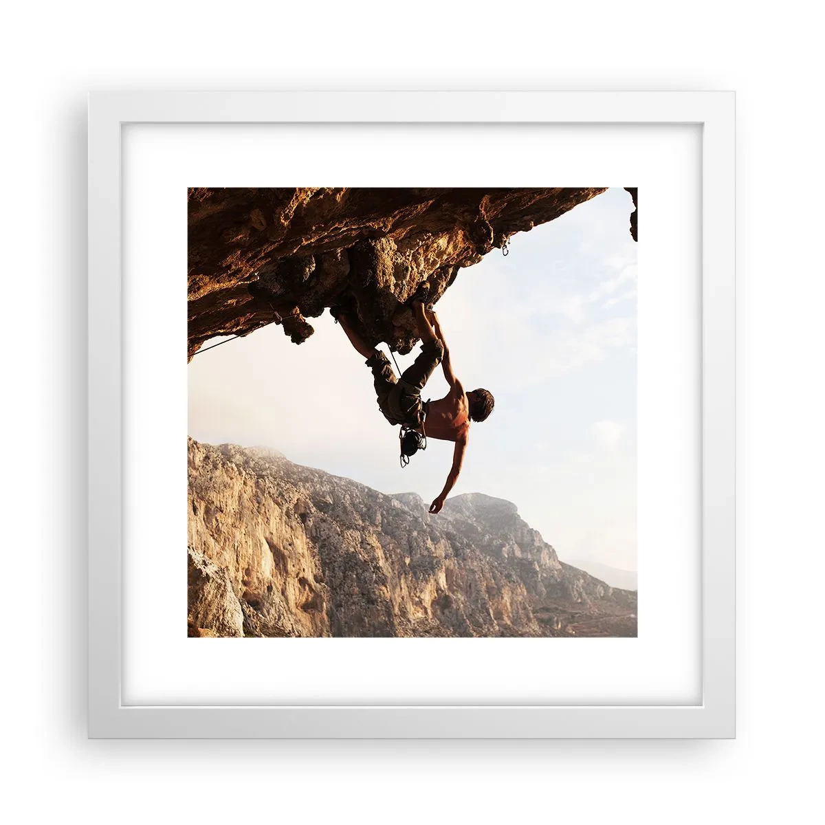 Poster in einem weißen Rahmen - Die Welt ist in einer Hand auf einem Felsblock geschrumpft - 30x30 cm