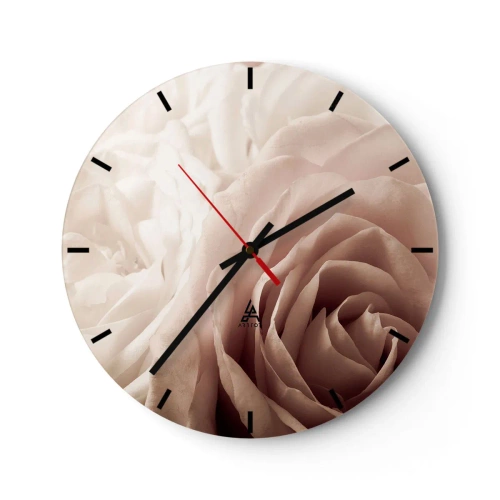 Wanduhr - Glasuhr - Eine Nahaufnahme zarter Rosenblätter in Beige- und Rosatönen. - 30x30cm - Im Herzen der Rose - Moderne Wanddekoration für Wohnzimmer, Küche und Schlafzimmer ARTTOR