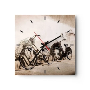 Wanduhr - Glasuhr - Zwei Fahrräder lehnen an einer alten Wand im Retro-Stil - 30x30cm - Der unvergessliche Charme der Vergangenheit - Moderne Wanddekoration für Wohnzimmer und Schlafzimmer ARTTOR