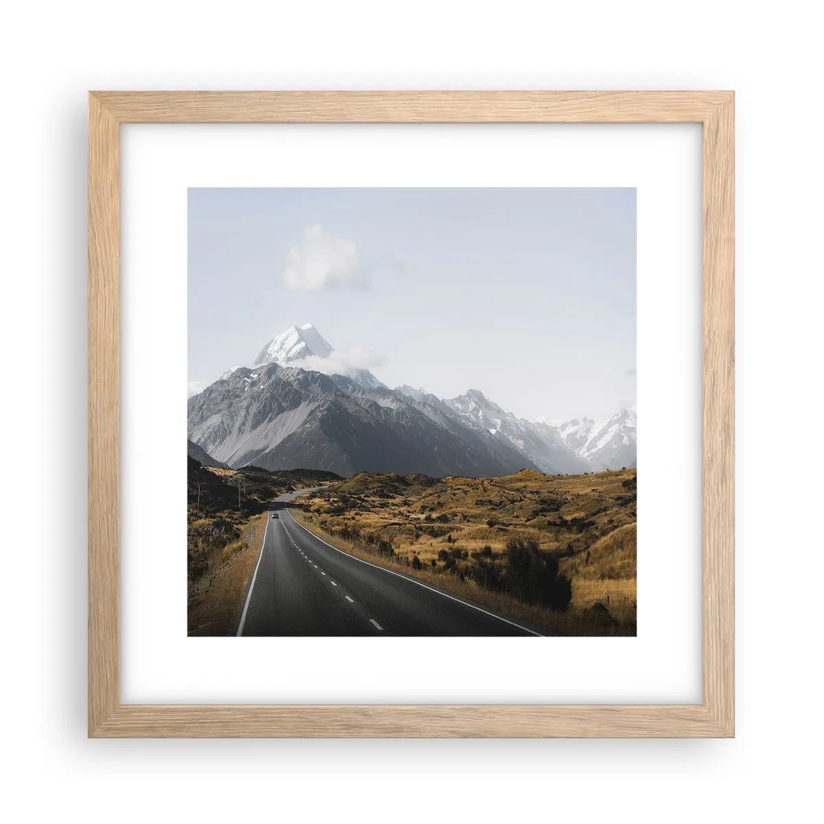 Poster in einem Rahmen aus heller Eiche - Der Weg ins Herz der Berge - 30x30 cm