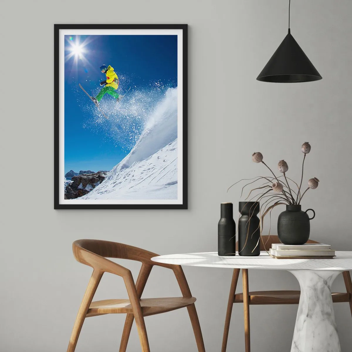 Poster in einem schwarzem Rahmen - Tanzen mit den Bergen - 70x100 cm