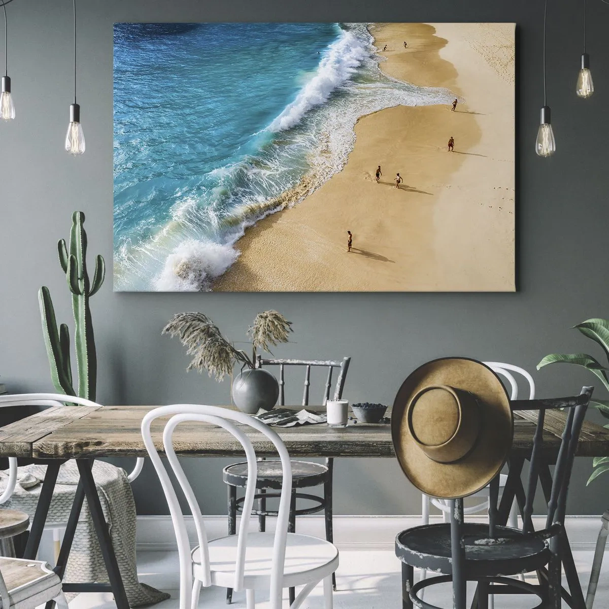 Bild auf Leinwand - Leinwandbild - Ein Strand mit türkisfarbenem Wasser und herumlaufenden Menschen - 70x50cm - Und dann die Sonne, der Strand… - Moderne Wanddekoration für Wohnzimmer und Schlafzimmer ARTTOR