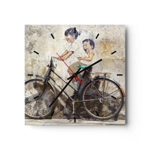 Wanduhr - Glasuhr - Streetart mit Fahrrad und Kinderzeichnungen an der Wand - 30x30cm - Richtig oder falsch? - Moderne Wanddekoration für Wohnzimmer und Schlafzimmer ARTTOR
