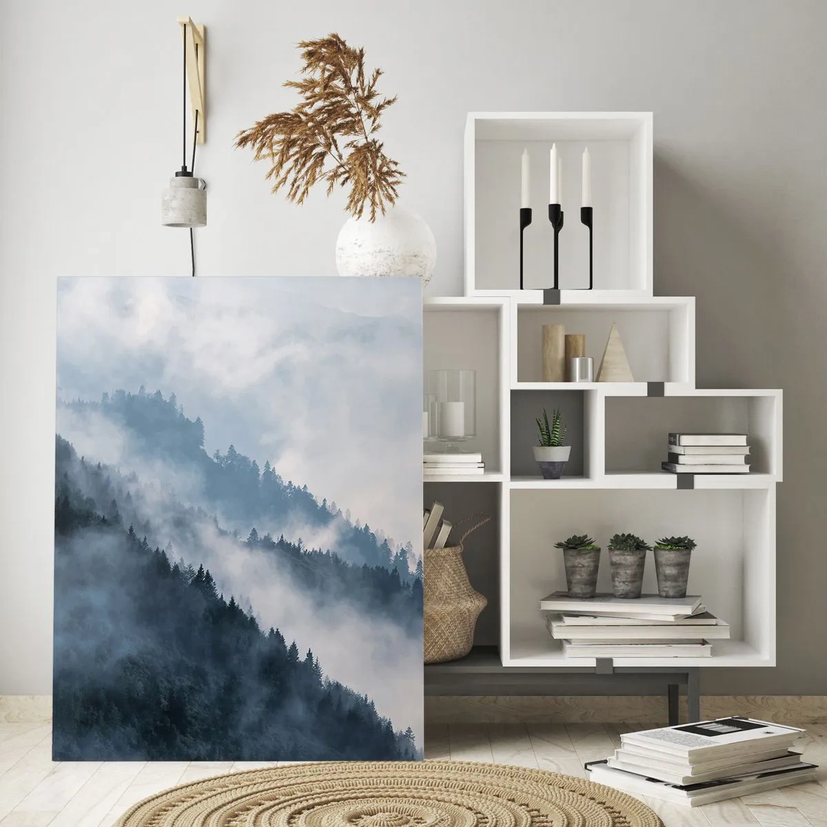 Glasbild - Bild auf glas - Nebel schwebt über den bewaldeten Berghängen in einer geheimnisvollen Landschaft - 70x100cm - Mystik der Berge - Moderne Wanddekoration für Wohnzimmer und Schlafzimmer ARTTOR