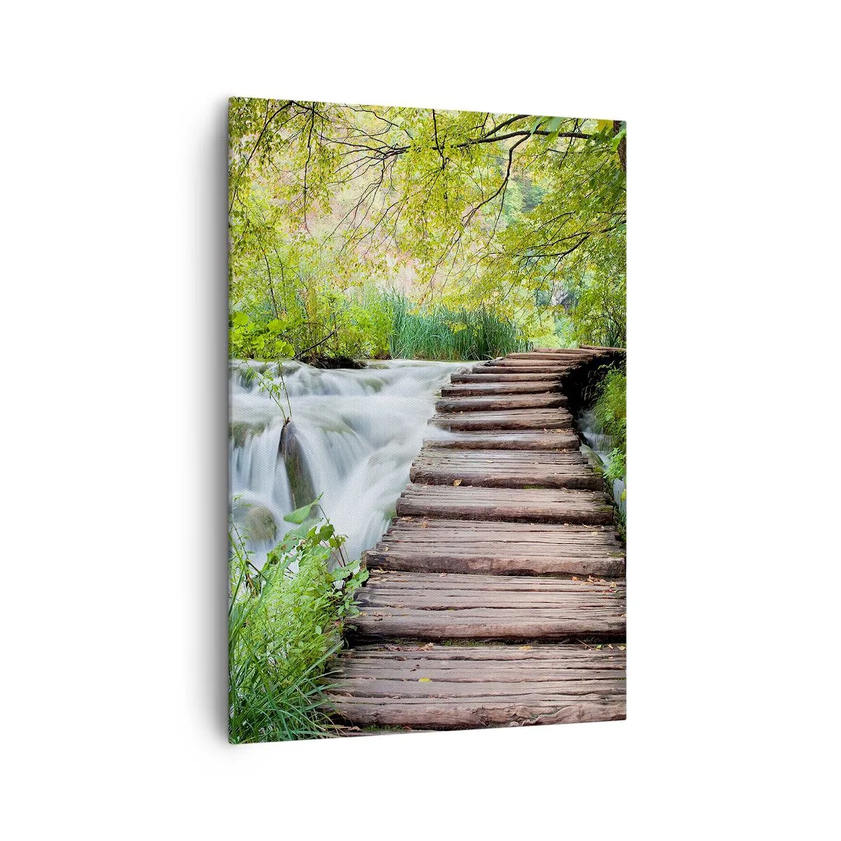 Bild auf Leinwand - Leinwandbild - Eine Holzbrücke über einen Wasserfall, umgeben von üppigem grünen Wald. - 70x100cm - Das Wasser ist überhaupt nicht ruhig - Moderne Wanddekoration für Wohnzimmer und Schlafzimmer ARTTOR