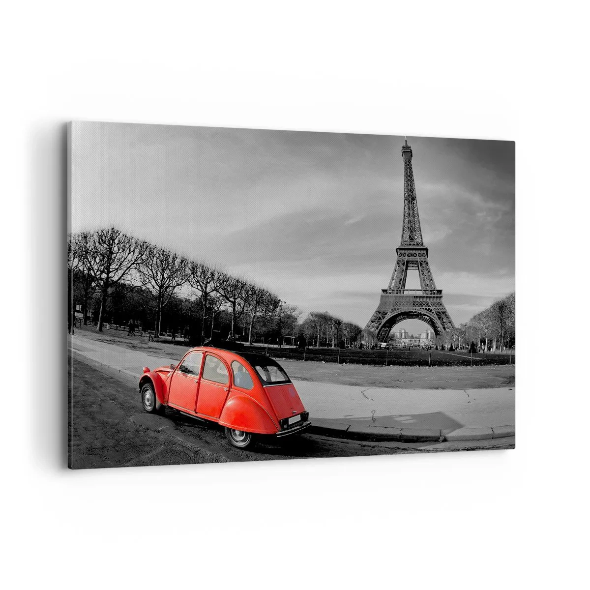 Bild auf Leinwand - Leinwandbild - Ein rotes Auto mit dem Eiffelturm im Hintergrund in einer schwarz-weißen Landschaft - 120x80cm - Pariser als Paris selbst - Moderne Wanddekoration für Wohnzimmer und Schlafzimmer ARTTOR