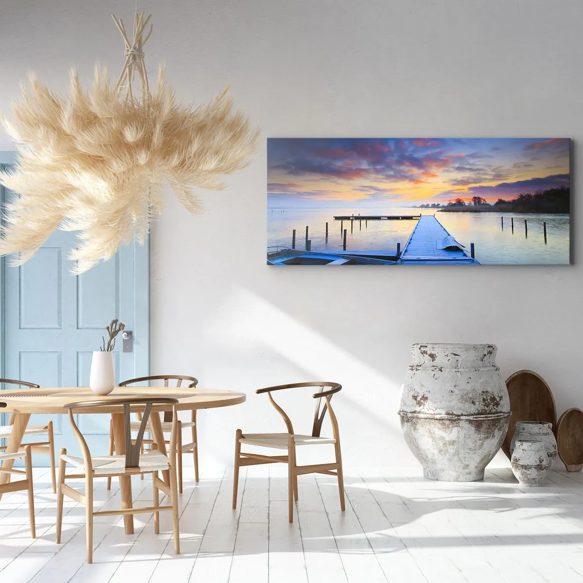 Bild auf Leinwand - Leinwandbild - Ein Seesteg bei Sonnenuntergang mit einem Boot am Ufer - 160x50cm - Violett-goldene Ruhe - Moderne Wanddekoration für Wohnzimmer und Schlafzimmer ARTTOR