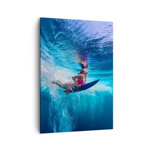 Bild auf Leinwand - Leinwandbild - Ein Surfer unter Wasser in einer dynamischen Komposition in Blautönen. - 50x70cm - Tiefe der Freude - Moderne Wanddekoration für Wohnzimmer und Schlafzimmer ARTTOR