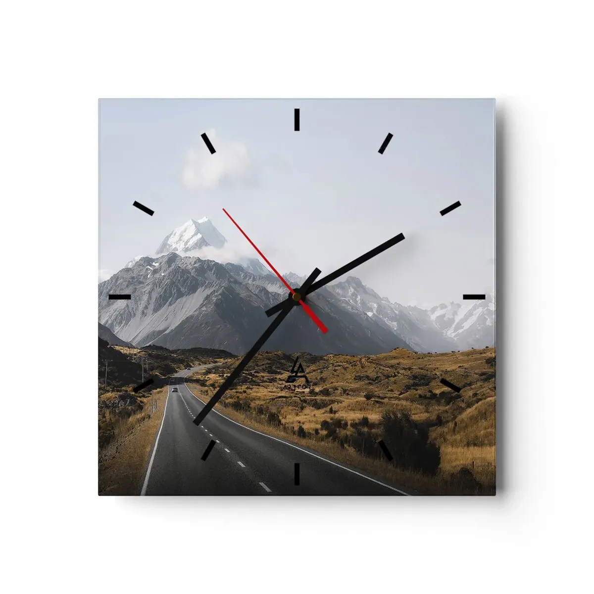 Wanduhr - Glasuhr - Eine Straße in den Bergen, umgeben von einer malerischen Landschaft - 30x30cm - Der Weg ins Herz der Berge - Moderne Wanddekoration für Wohnzimmer und Schlafzimmer ARTTOR