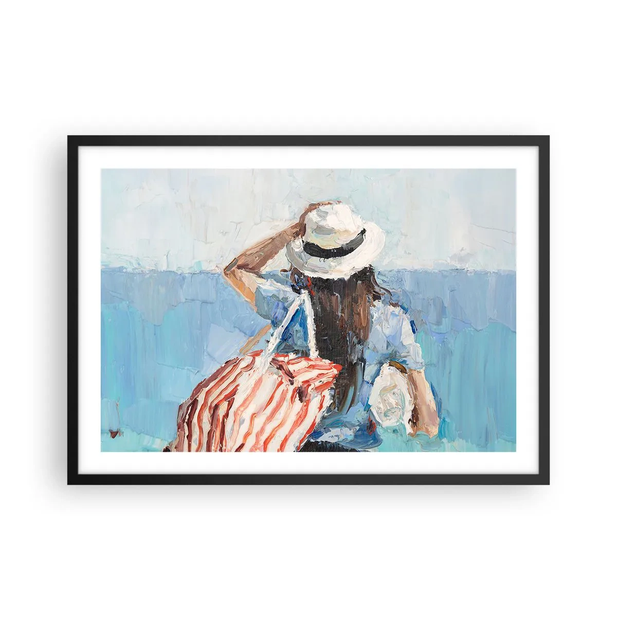 Poster in einem schwarzem Rahmen - Eine Frau mit Hut vor dem blauen Meer - 70x50cm - Willkommen in den Sommerferien - Moderne Wanddekoration für Wohnzimmer und Schlafzimmer ARTTOR