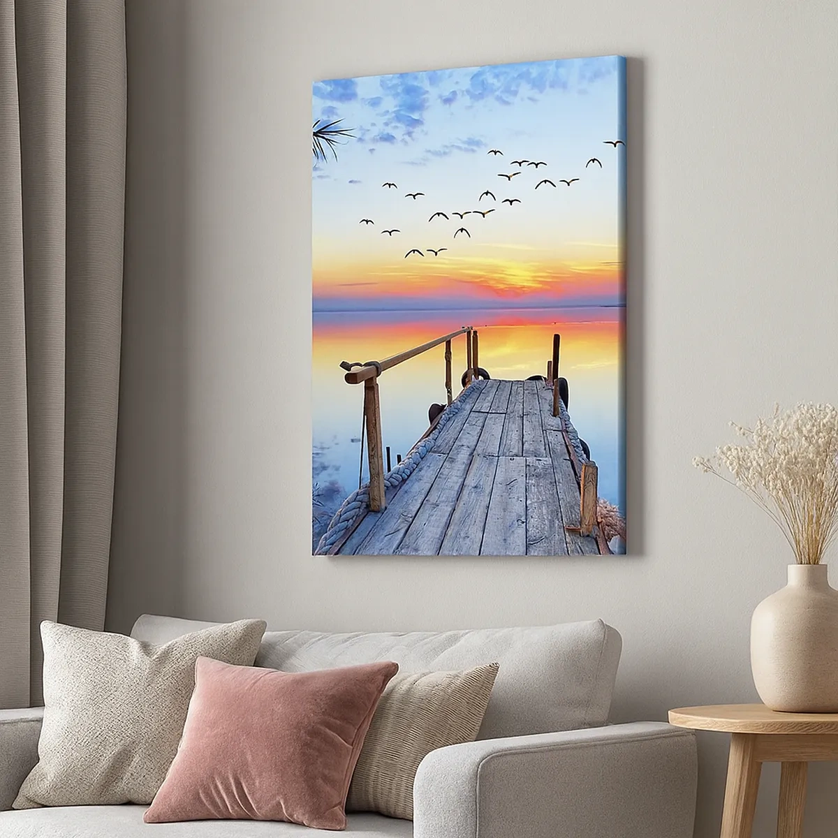 Bild auf Leinwand - Leinwandbild - Holzsteg über dem See bei Sonnenuntergang - 50x70cm - Es ist Zeit, zurückzukehren ... - Moderne Wanddekoration für Wohnzimmer und Schlafzimmer ARTTOR