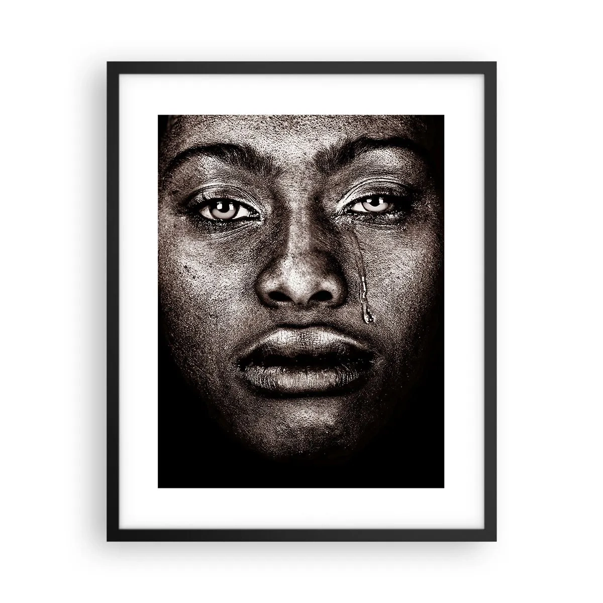 Poster in einem schwarzem Rahmen - Eine Träne - 40x50 cm