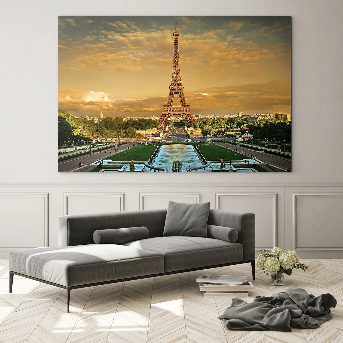 Glasbild - Bild auf glas - Der Eiffelturm, umgeben von Pariser Gärten bei Sonnenuntergang - 120x80cm - Königin von Paris - Moderne Wanddekoration für Wohnzimmer und Schlafzimmer ARTTOR