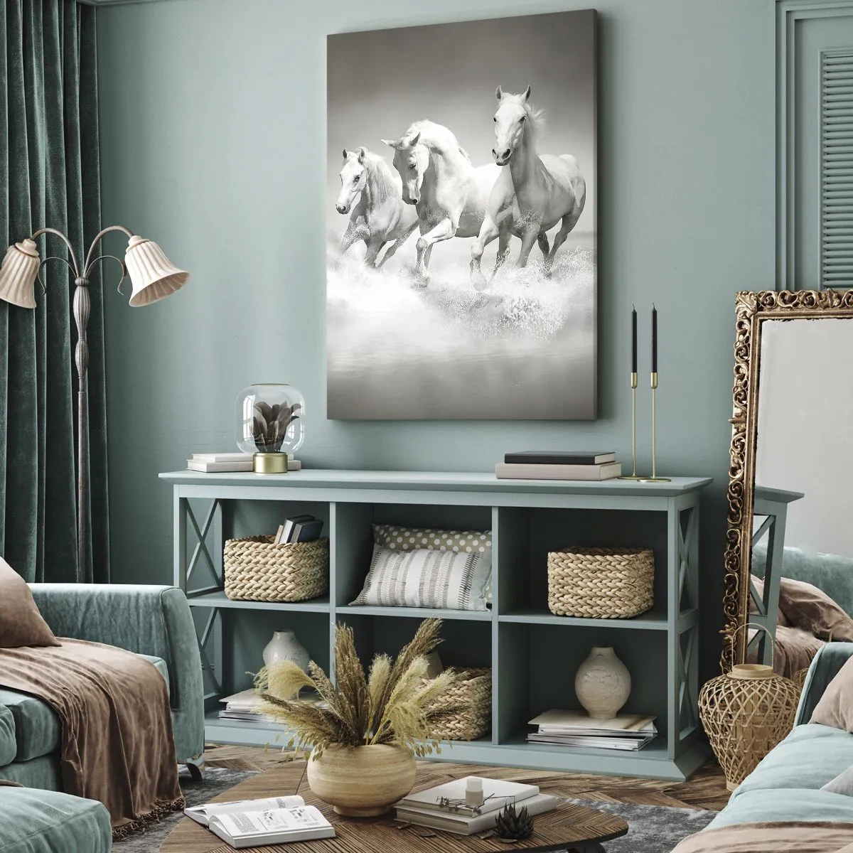 Bild auf Leinwand - Leinwandbild - Drei weiße Pferde galoppieren durch das Wasser - 50x70cm - Weißer Wahnsinn - Moderne Wanddekoration für Wohnzimmer und Schlafzimmer ARTTOR