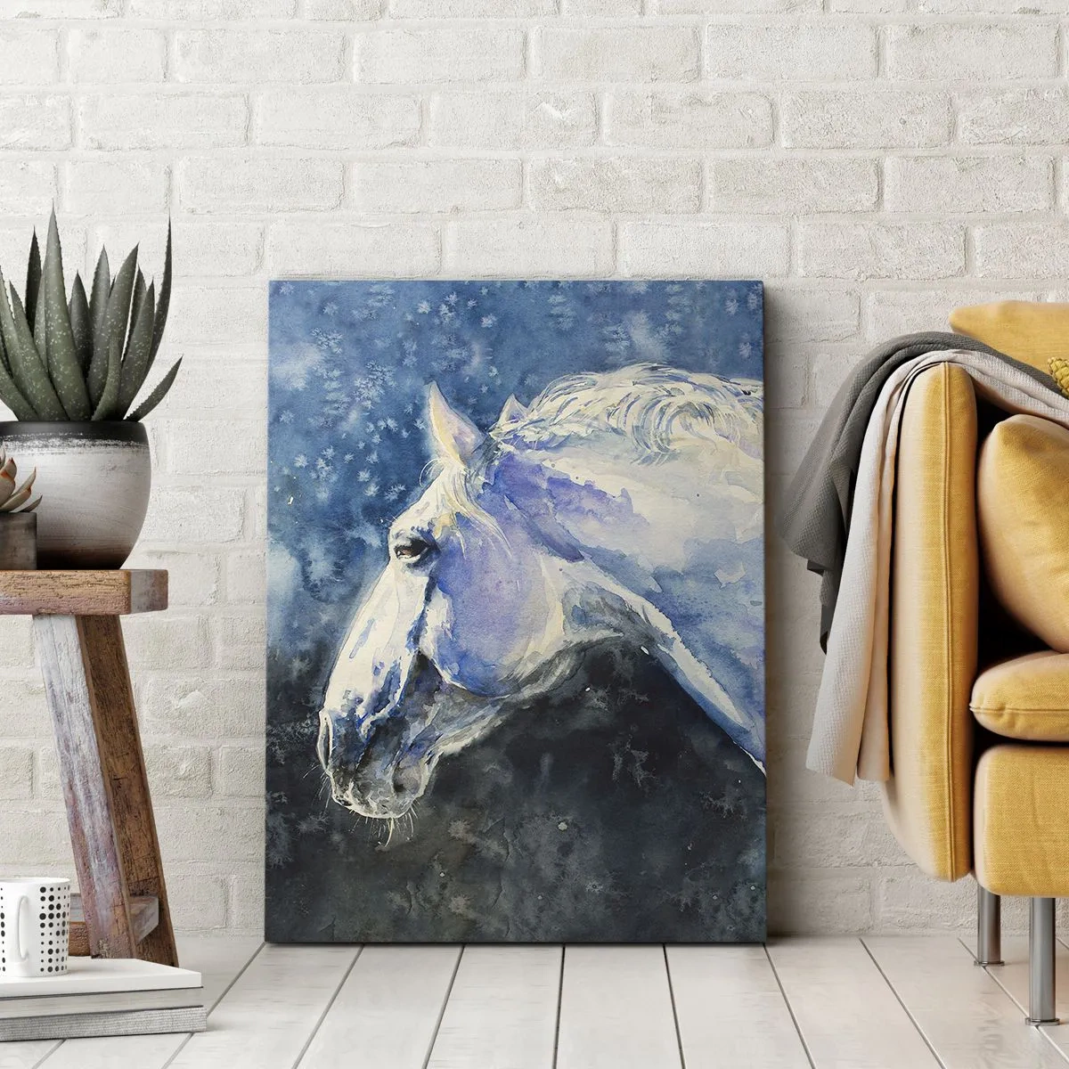 Bild auf Leinwand - Leinwandbild - Ein Porträt eines Pferdes in Blautönen mit malerischem Aquarelleffekt. - 50x70cm - Porträt in blauem Glanz - Moderne Wanddekoration für Wohnzimmer und Schlafzimmer ARTTOR