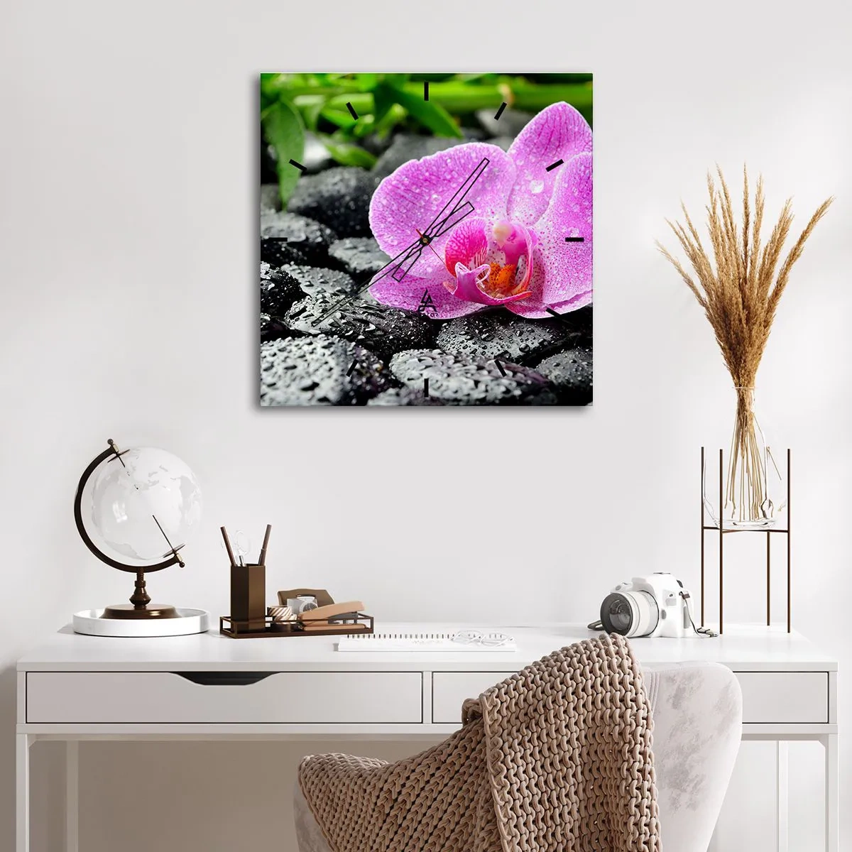Wanduhr - Glasuhr - Rosa Orchidee auf nassen schwarzen Steinen mit grünen Blättern - 30x30cm - Wie ein offenes Herz - Moderne Wanddekoration für Wohnzimmer und Schlafzimmer ARTTOR