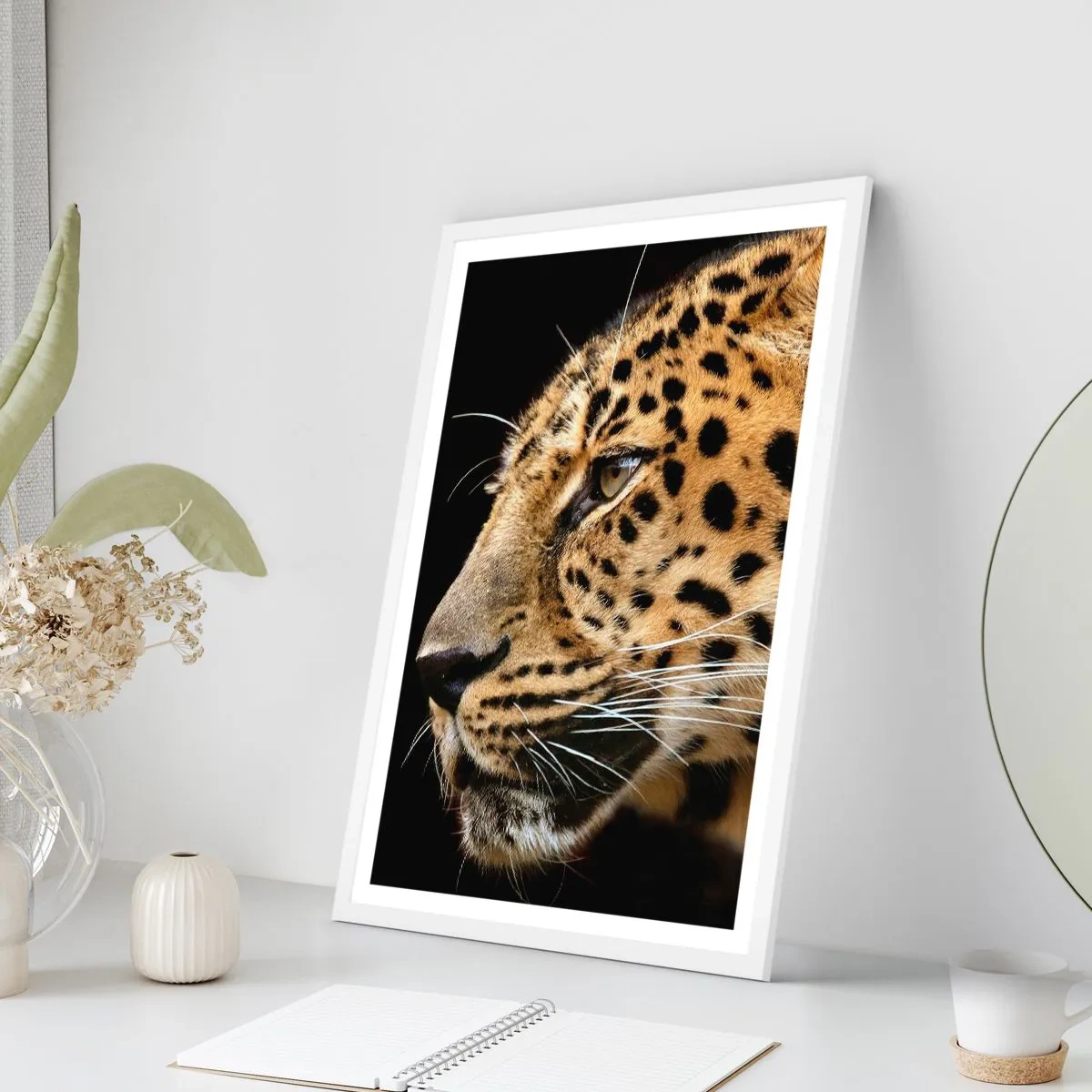 Poster in einem weißen Rahmen - Ruhig, fokussiert, bereit - 40x50 cm