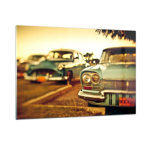 Glasbild - Bild auf glas - Retro-Autos im warmen Abendlicht - 120x80cm - Wir werden abwarten und sehen - Moderne Wanddekoration für Wohnzimmer und Schlafzimmer ARTTOR