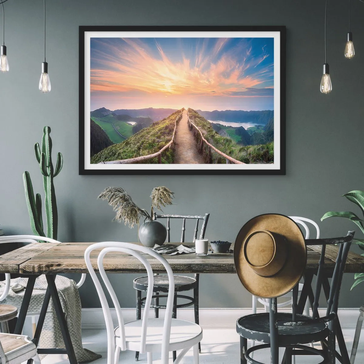 Poster in einem schwarzem Rahmen - Ein malerischer Weg auf einem Hügel mit Blick auf den Sonnenuntergang - 100x70cm - Nah am Himmel - Moderne Wanddekoration für Wohnzimmer und Schlafzimmer ARTTOR