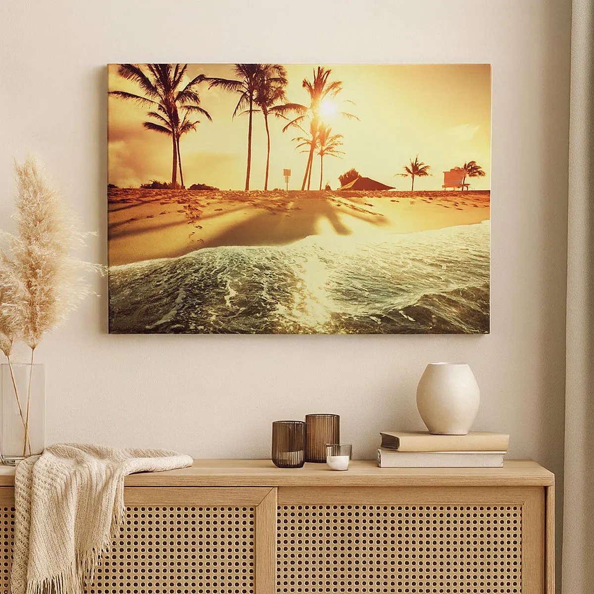 Bild auf Leinwand - Leinwandbild - Ein Strand mit Palmen, beleuchtet von einem warmen Sonnenuntergang - 70x50cm - Kalifornien am Nachmittag - Moderne Wanddekoration für Wohnzimmer und Schlafzimmer ARTTOR