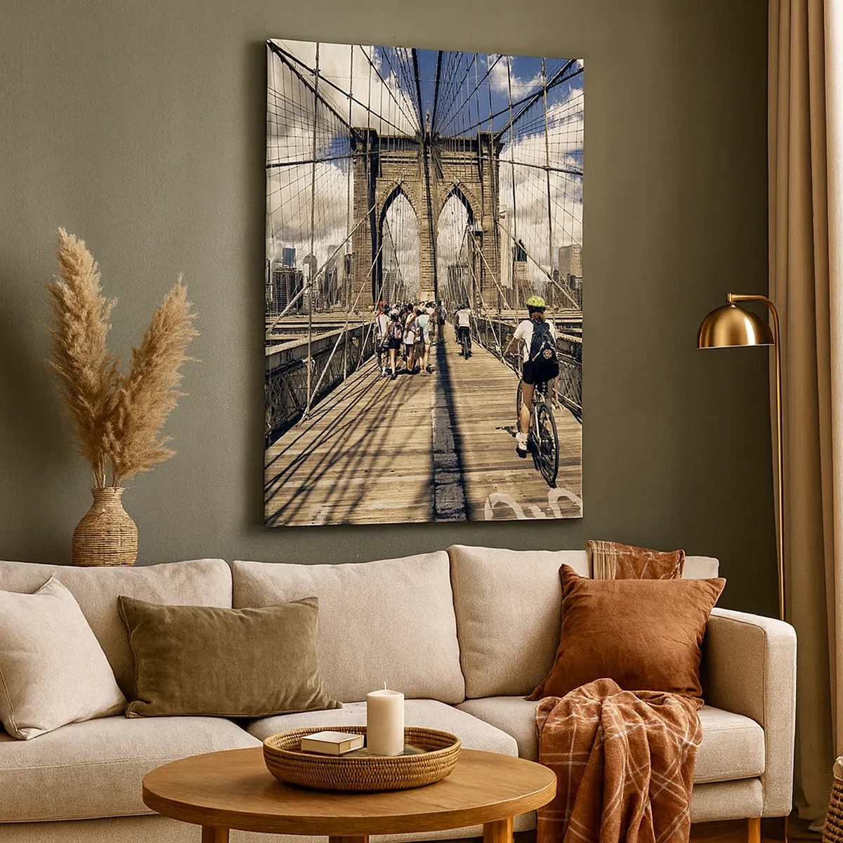 Bild auf Leinwand - Leinwandbild - Brooklyn Bridge mit Blick auf Fußgänger und Radfahrer - 50x70cm - Direkt ins Herz der Stadt - Moderne Wanddekoration für Wohnzimmer und Schlafzimmer ARTTOR
