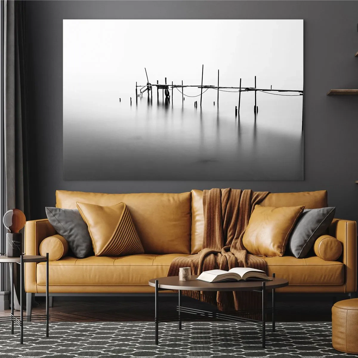 Glasbild - Bild auf glas - Ein schwarz-weißer Steg auf einer ruhigen Wasseroberfläche - 120x80cm - Was ist, wenn es keine Welt gibt? - Moderne Wanddekoration für Wohnzimmer und Schlafzimmer ARTTOR