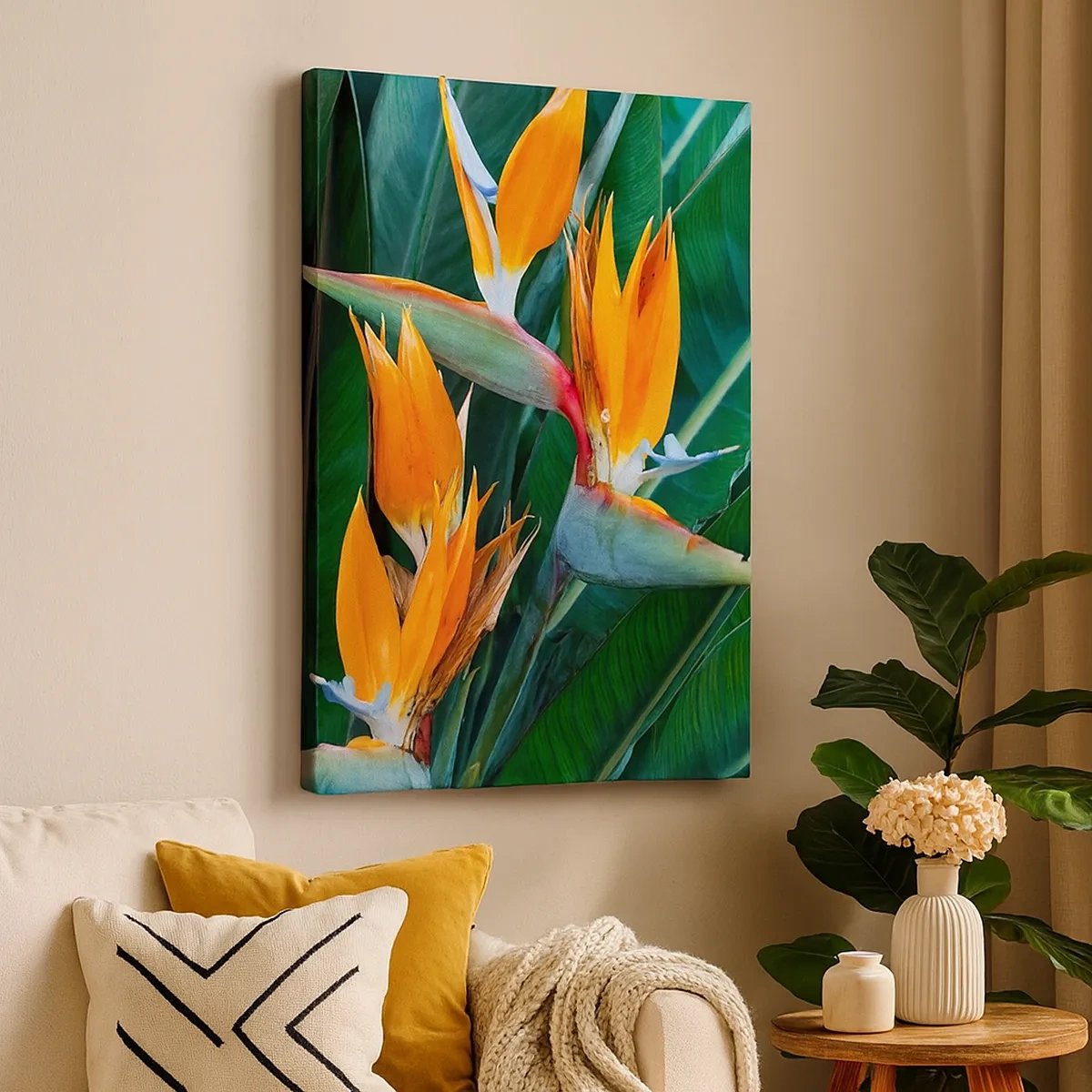 Bild auf Leinwand - Leinwandbild - Exotische Strelitzienblüten, umgeben von grünen Blättern - 50x70cm - Ist es eine Blume oder ist es ein Vogel? - Moderne Wanddekoration für Wohnzimmer und Schlafzimmer ARTTOR