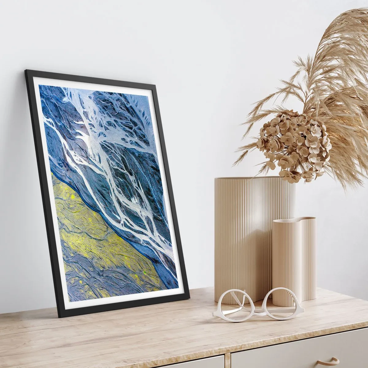 Poster in einem schwarzem Rahmen - Felsmalereien der Natur - 61x91 cm