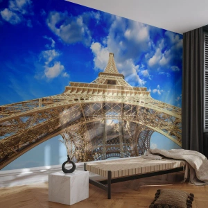 Maßgeschneiderte Fototapete Standard Eco - In den Himmel und in die Wolken gehen - Stadt, Paris, Eiffelturm