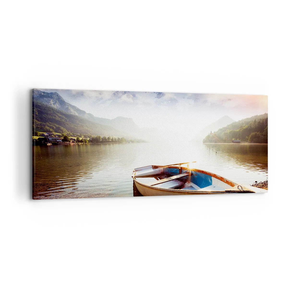 Bild auf Leinwand - Leinwandbild - Ein Boot am Ufer eines Sees mit Blick auf die Berge am Morgen - 120x50cm - Am tollen und klaren Wasser - Moderne Wanddekoration für Wohnzimmer und Schlafzimmer ARTTOR