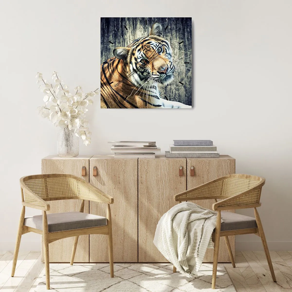 Wanduhr - Glasuhr - Ein Tiger liegt an einer rauen Wand - 30x30cm - Portrait in Lichtstrahlen - Moderne Wanddekoration für Wohnzimmer und Schlafzimmer ARTTOR