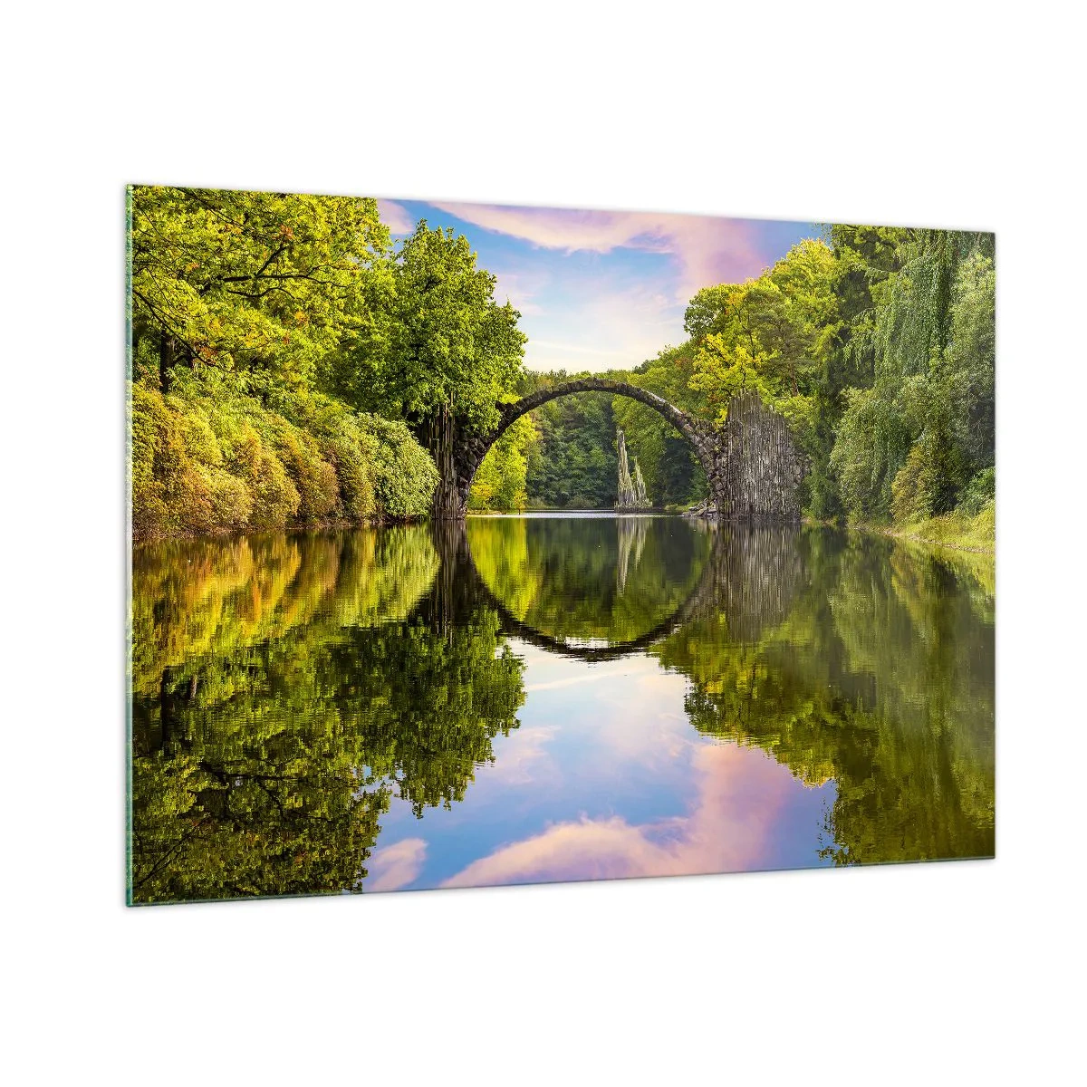 Glasbild - Bild auf glas - Eine Steinbrücke spiegelt sich in der ruhigen Oberfläche des Sees - 100x70cm - An der Kreuzung zweier Welten - Moderne Wanddekoration für Wohnzimmer und Schlafzimmer ARTTOR