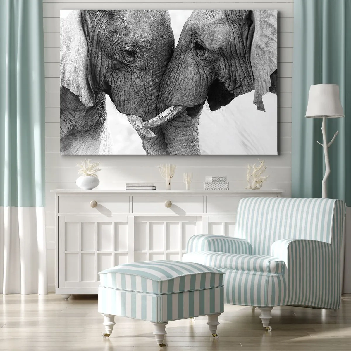 Bild auf Leinwand - Leinwandbild - Zwei Elefanten in zärtlicher Geste vor monochromem Hintergrund - 70x50cm - Herzliches Geständnis - Moderne Wanddekoration für Wohnzimmer und Schlafzimmer ARTTOR