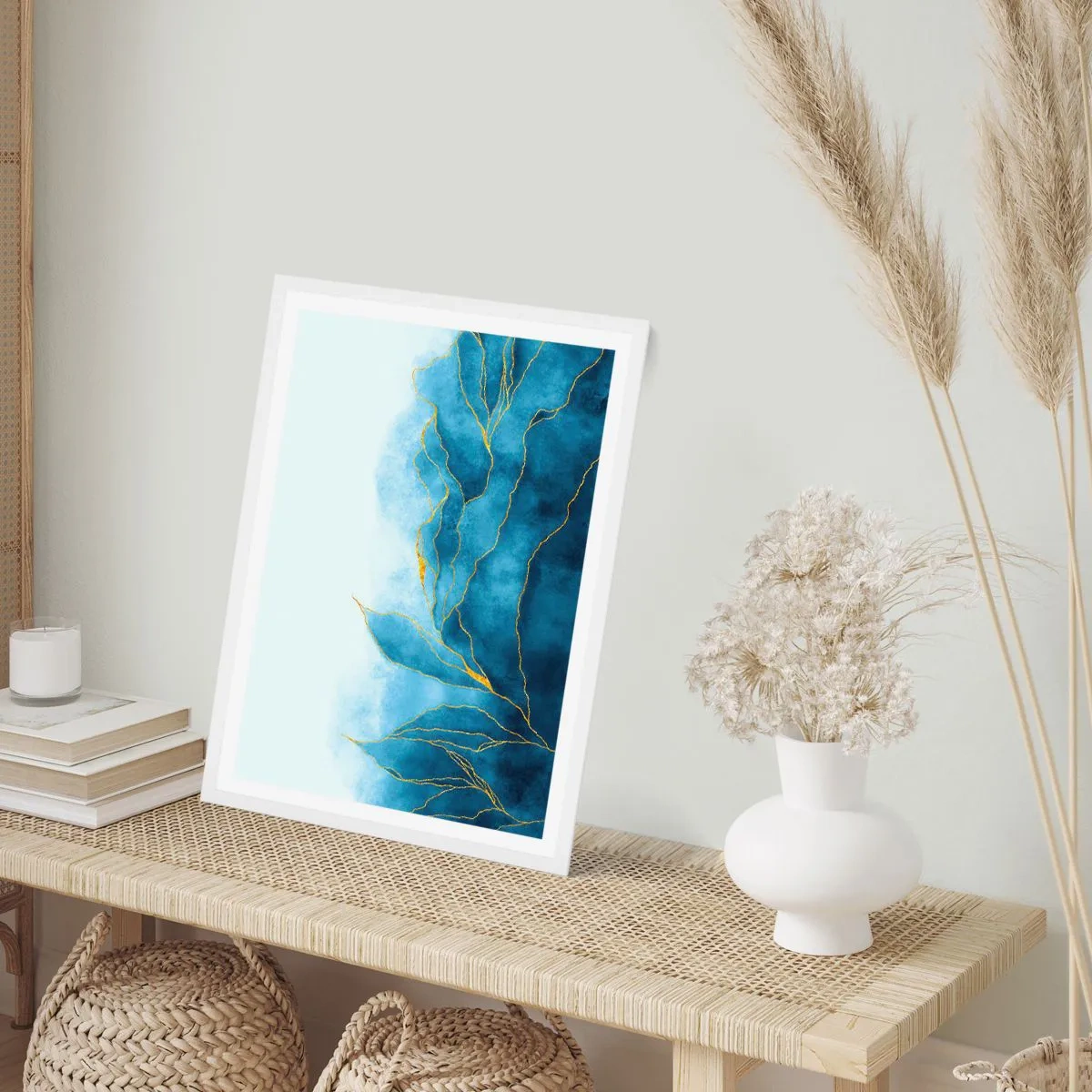 Poster in einem weißen Rahmen - Blau im Gold - 50x70 cm