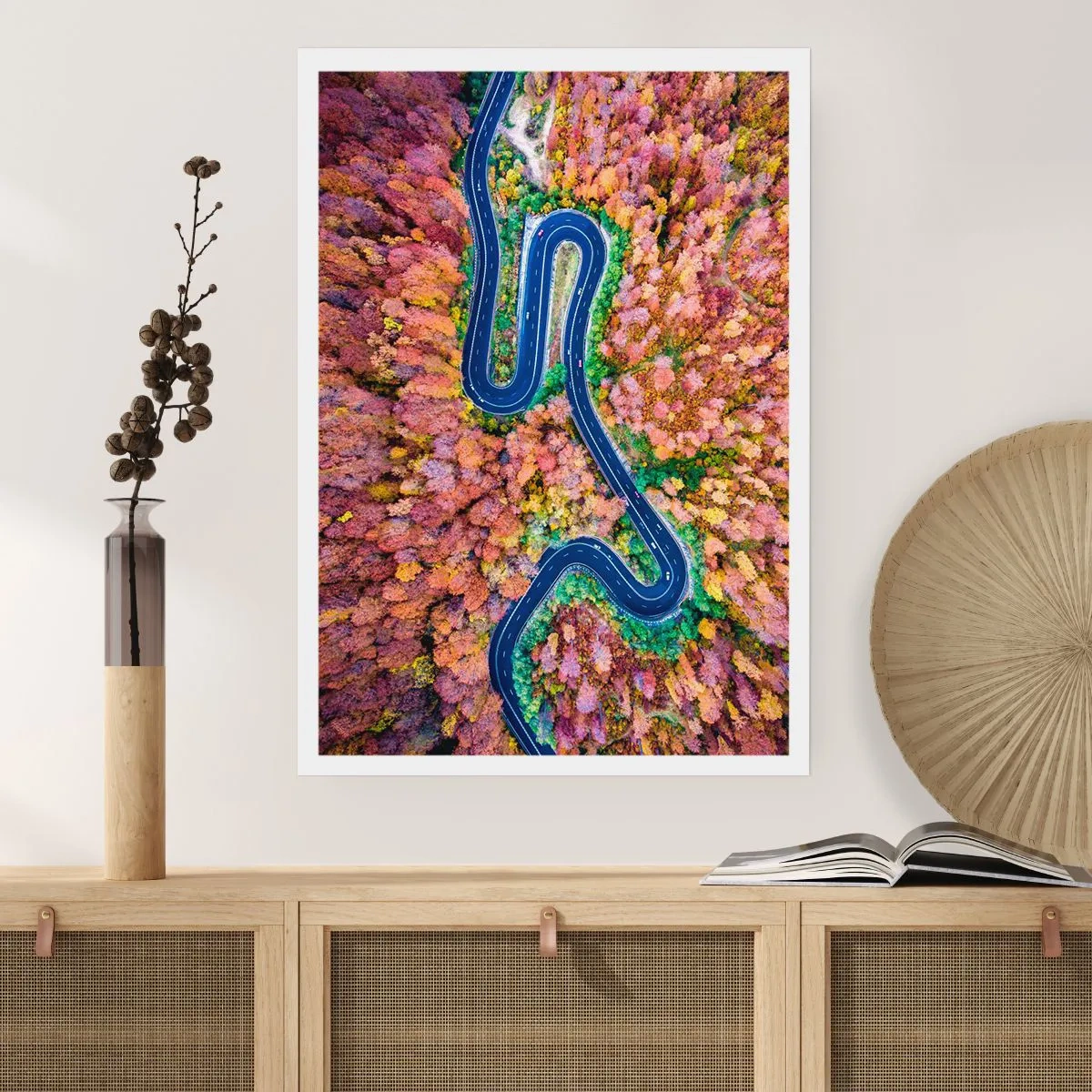 Poster - Kurvenreicher Weg durch den Wald - 70x100 cm