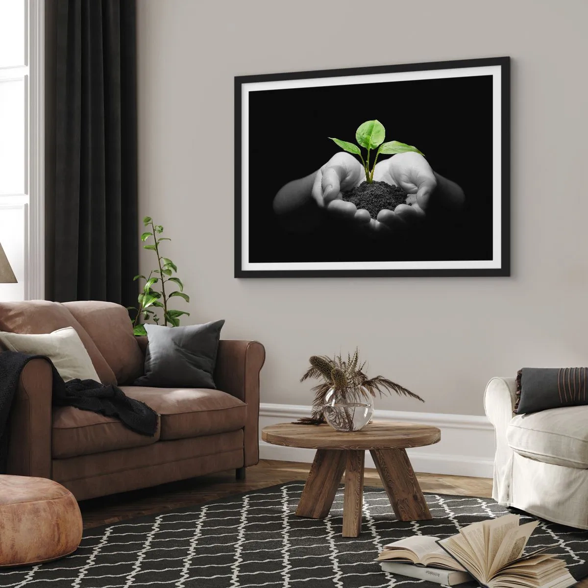 Poster in einem schwarzem Rahmen - Hände halten eine grüne Pflanze auf schwarzem Hintergrund - 100x70cm - Ich liebe die Natur, ich beschütze sie - Moderne Wanddekoration für Wohnzimmer und Schlafzimmer ARTTOR