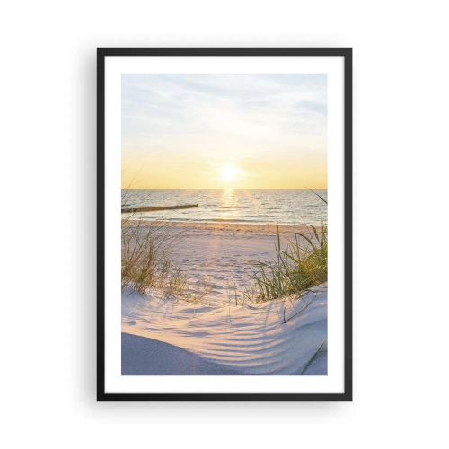 Poster in einem schwarzem Rahmen - Sonnenuntergangsstrand mit Meerblick - 50x70cm - Das Rauschen des Meeres, der Gesang der Vögel, ein wilder Strand im Gras ... - Moderne Wanddekoration für Wohnzimmer und Schlafzimmer ARTTOR