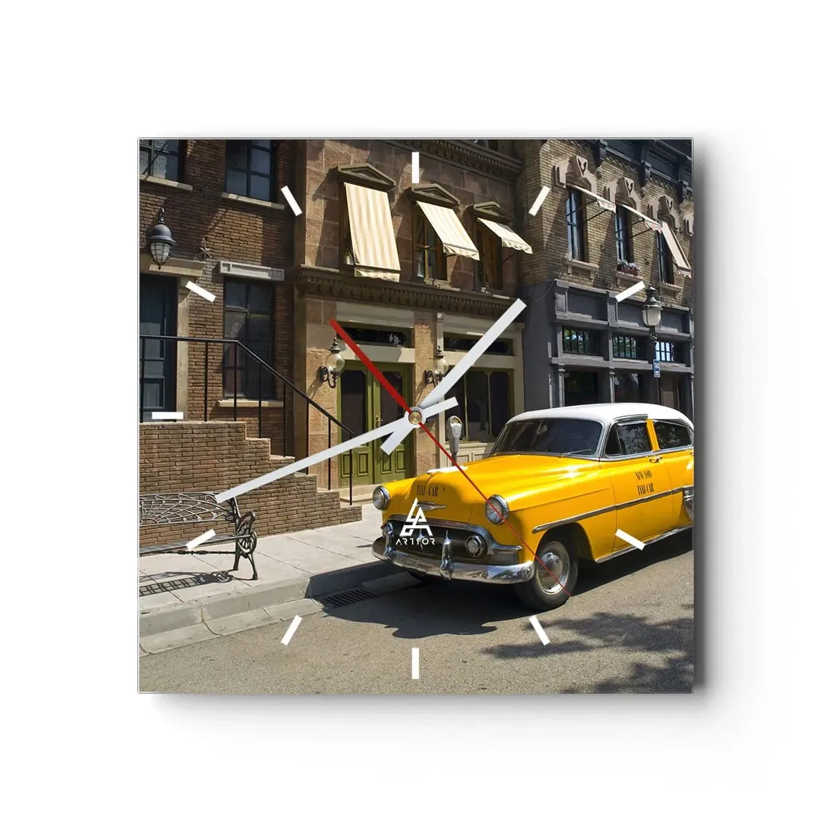 Wanduhr - Glasuhr - Ein gelbes Taxi auf einer Straße mit Mietshäusern - 30x30cm - Vor langer Zeit in Amerika - Moderne Wanddekoration für Wohnzimmer und Schlafzimmer ARTTOR