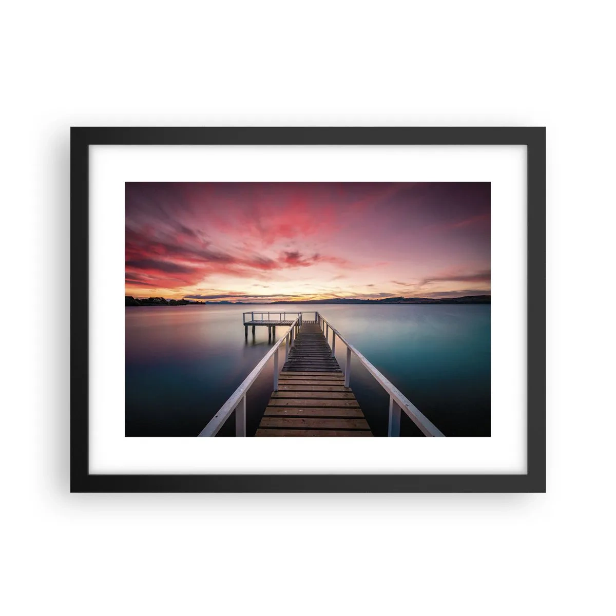 Poster in einem schwarzem Rahmen - Die sanfte Flamme des Abends - 40x30 cm