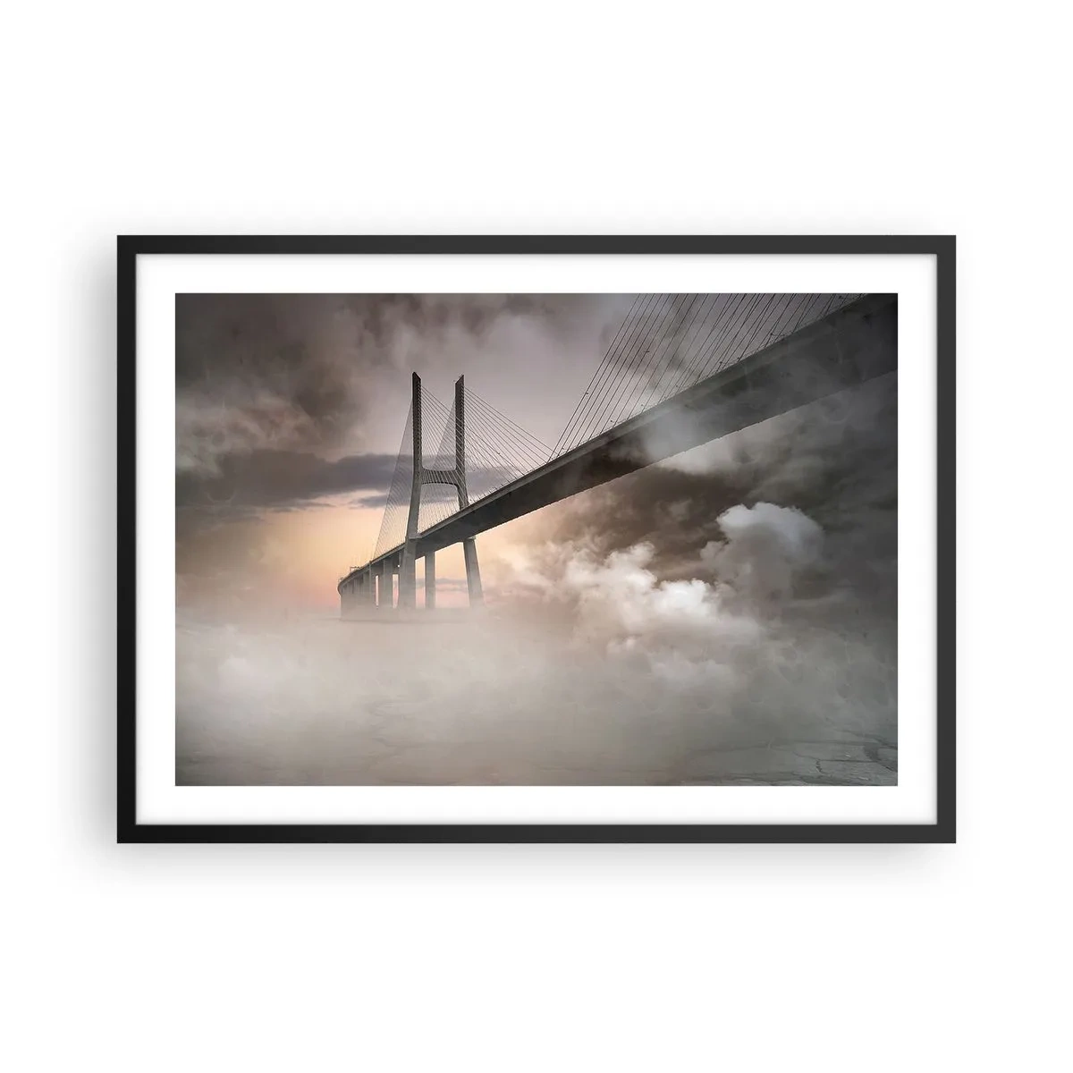 Poster in einem schwarzem Rahmen - Eine Brücke über einen Fluss, umgeben von Nebel am Morgen - 70x50cm - Auf dem Fluss, den es nicht gibt - Moderne Wanddekoration für Wohnzimmer und Schlafzimmer ARTTOR