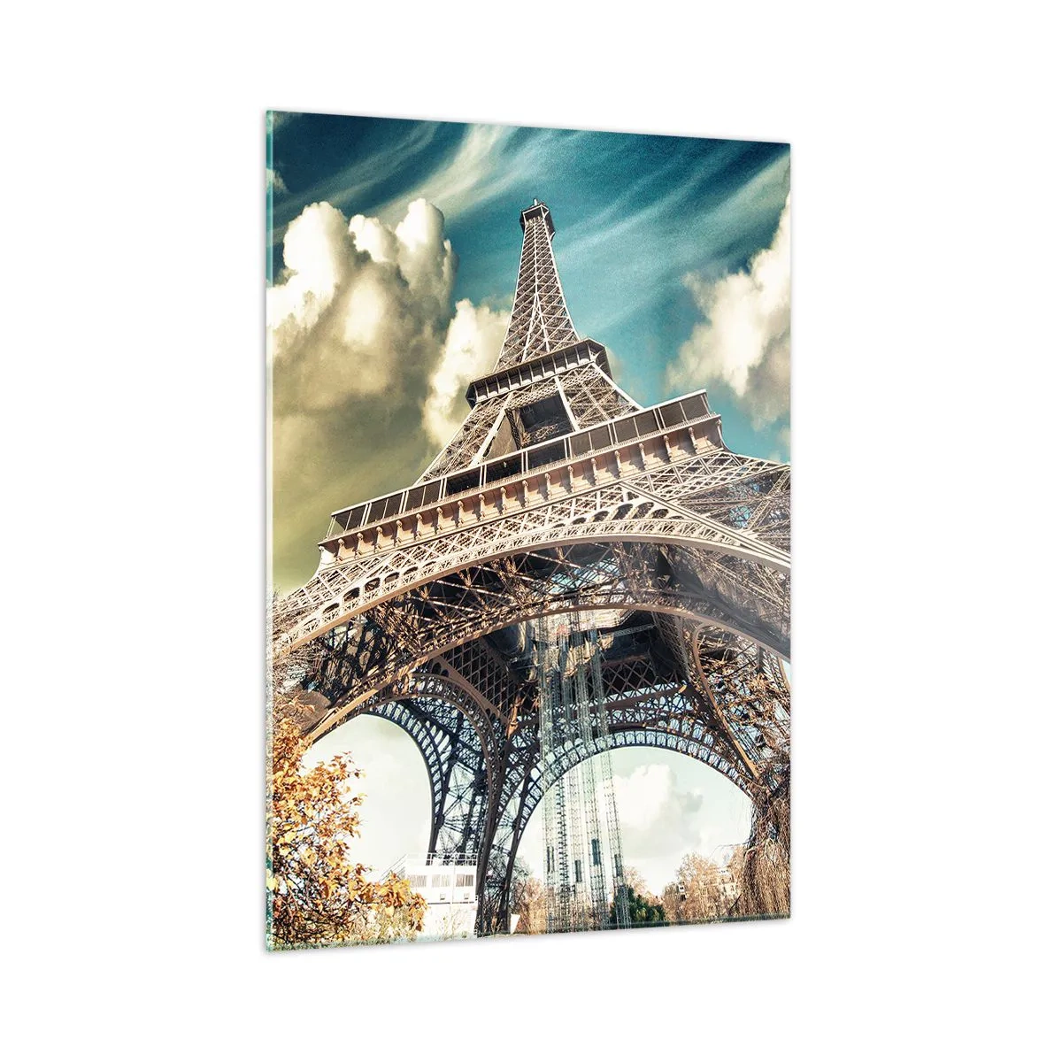 Glasbild - Bild auf glas - Der Eiffelturm in einer Herbstlandschaft vor einem dynamischen Himmel - 50x70cm - Und im Herbst in Paris ... - Moderne Wanddekoration für Wohnzimmer und Schlafzimmer ARTTOR
