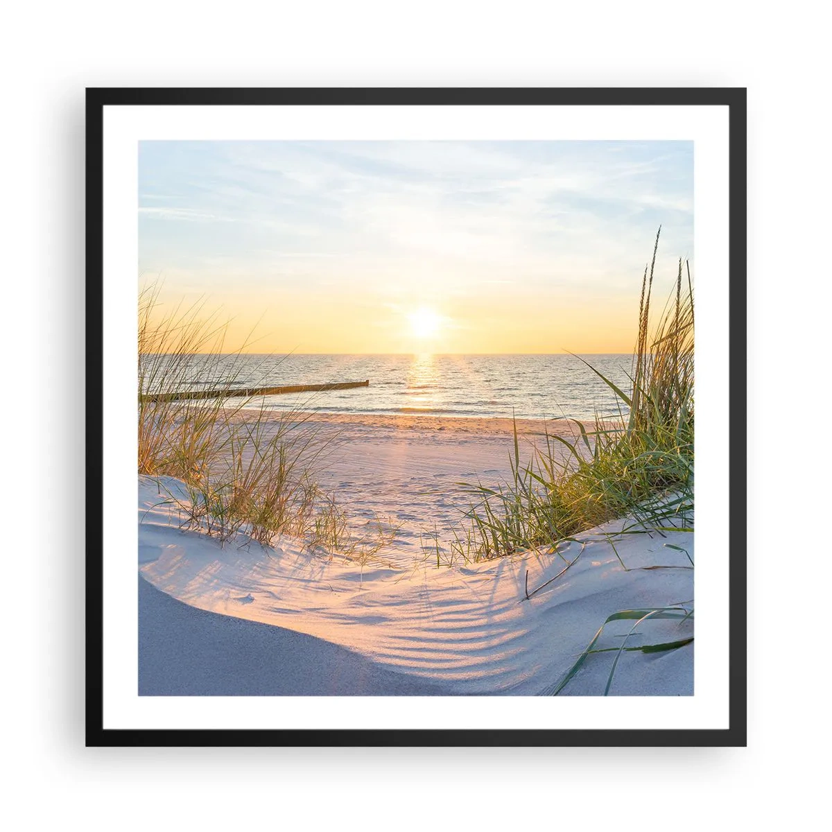 Poster in einem schwarzem Rahmen - Das Rauschen des Meeres, der Gesang der Vögel, ein wilder Strand im Gras ... - 60x60 cm