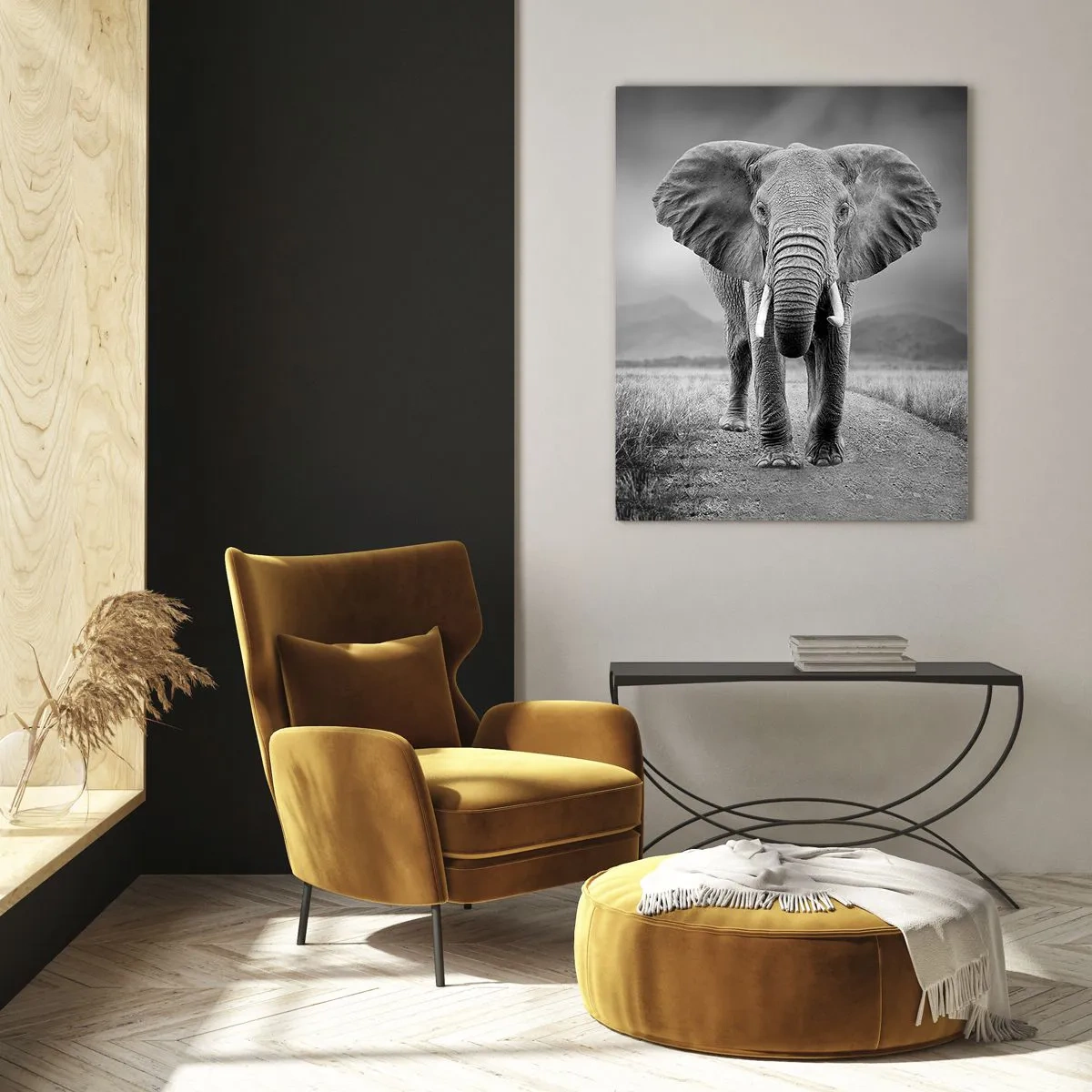 Glasbild - Bild auf glas - Ein mächtiger Elefant in der Savanne in monochromen Tönen - 70x100cm - Der Gastgeber heißt willkommen - Moderne Wanddekoration für Wohnzimmer und Schlafzimmer ARTTOR