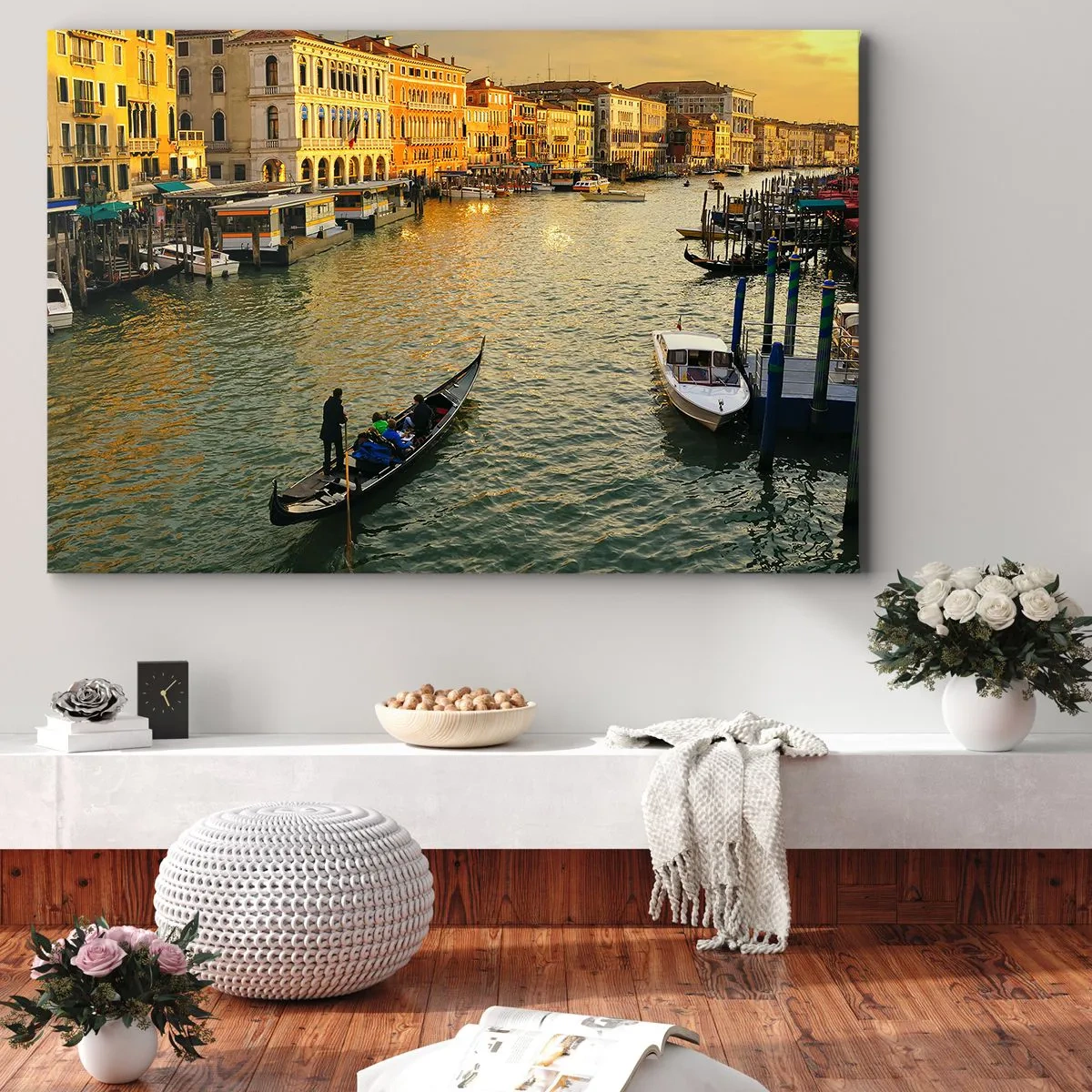 Bild auf Leinwand - Leinwandbild - Gondel auf einem Kanal in Venedig bei Sonnenuntergang - 70x50cm - Auf der Sonnenseite der Straße - Moderne Wanddekoration für Wohnzimmer und Schlafzimmer ARTTOR