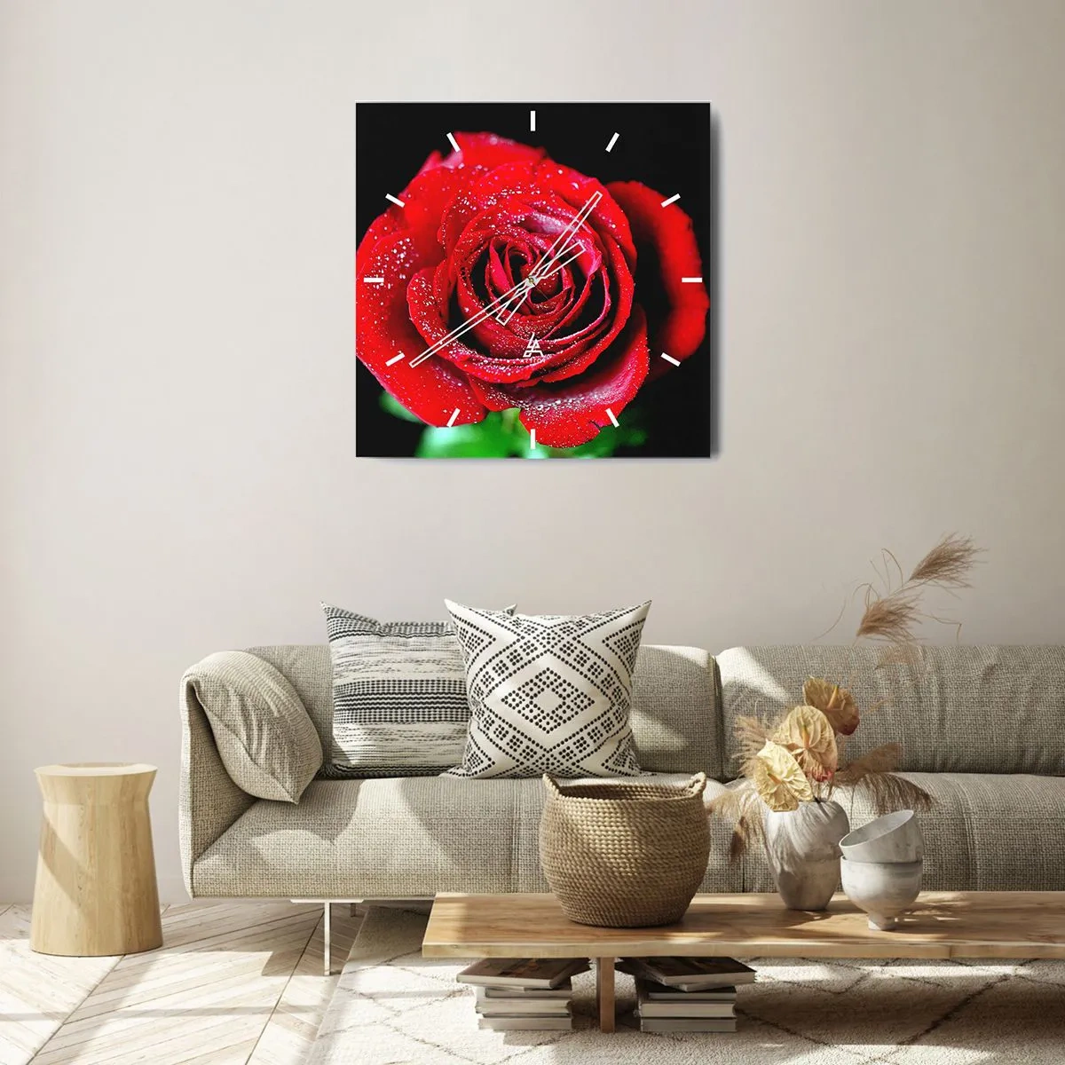 Wanduhr - Glasuhr - Eine rote Rose mit Tautropfen auf schwarzem Hintergrund. - 30x30cm - Das ist Liebe - Moderne Wanddekoration für Wohnzimmer und Schlafzimmer ARTTOR