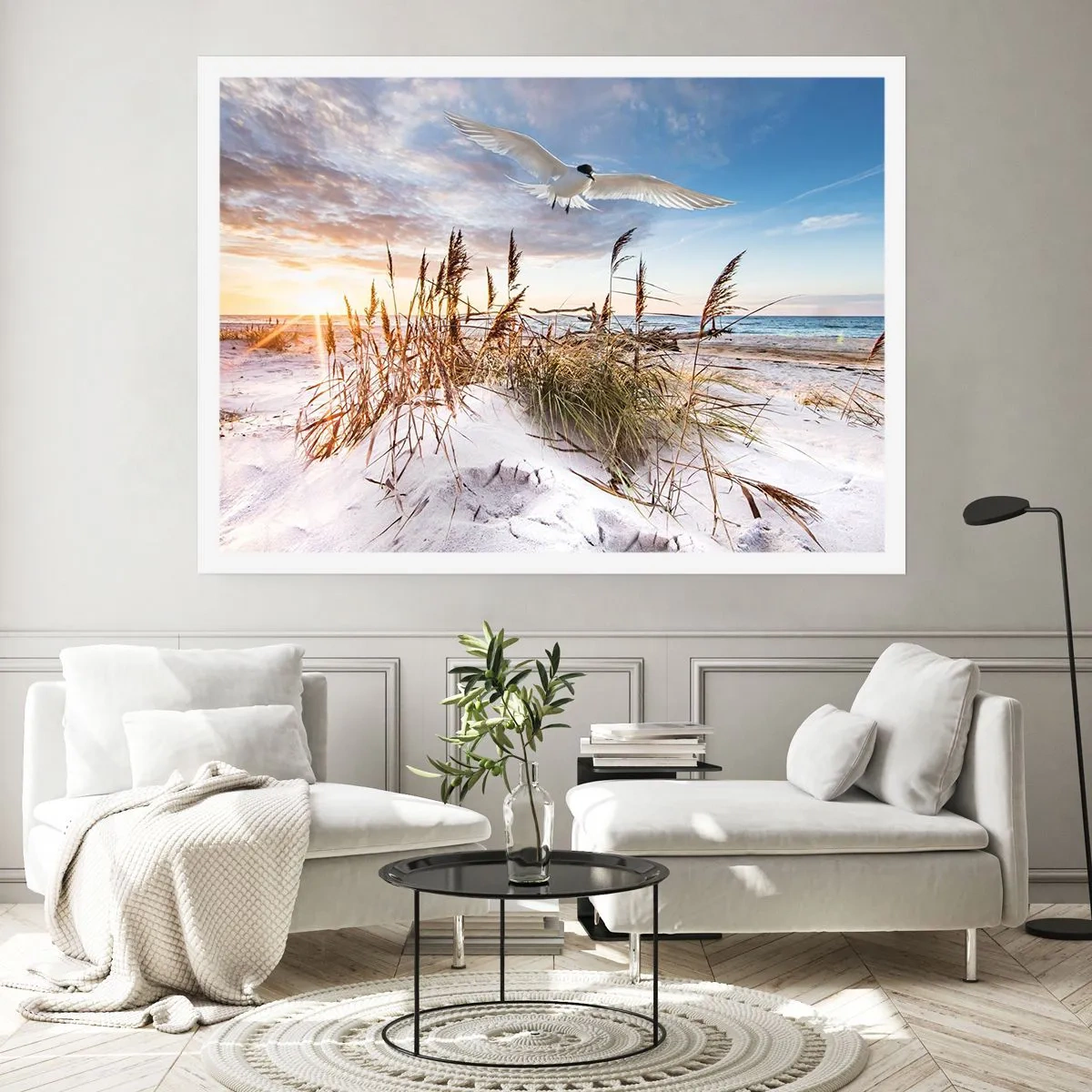 Poster - Strand mit fliegenden Möwen bei Sonnenuntergang - 100x70cm - Wind vom Meer - Moderne Wanddekoration für Wohnzimmer und Schlafzimmer ARTTOR