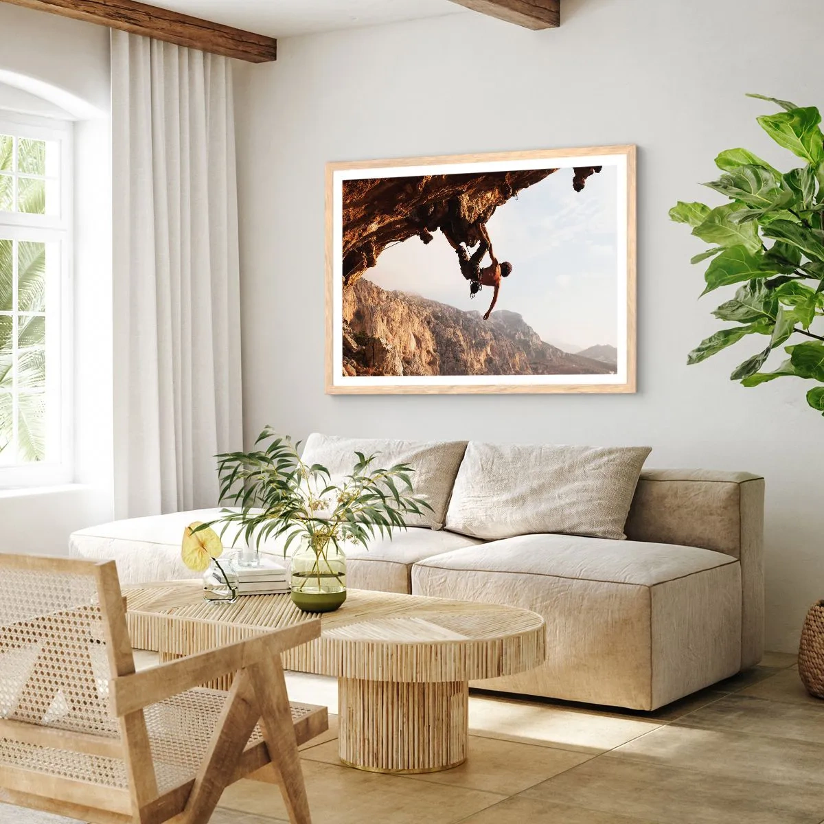 Poster in einem Rahmen aus heller Eiche - Die Welt ist in einer Hand auf einem Felsblock geschrumpft - 100x70 cm