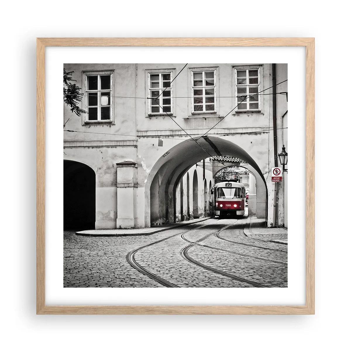 Poster in einem Rahmen aus heller Eiche - Durch das Stadtlabyrinth - 50x50 cm