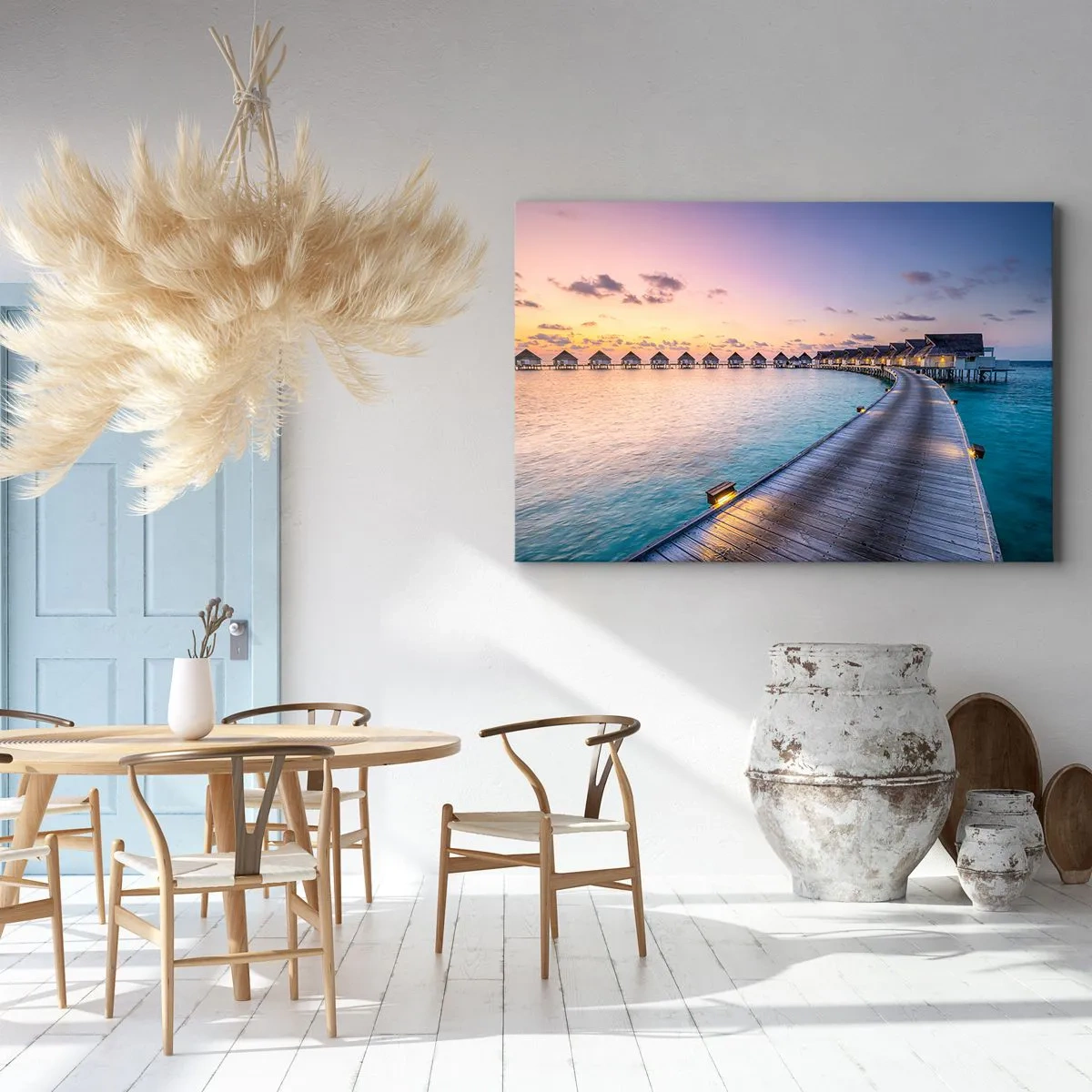 Bild auf Leinwand - Leinwandbild - Der Pier, der bei Sonnenuntergang zu den Cottages am Wasser führt - 120x80cm - Urlaub - zurück zu den Quellen - Moderne Wanddekoration für Wohnzimmer und Schlafzimmer ARTTOR